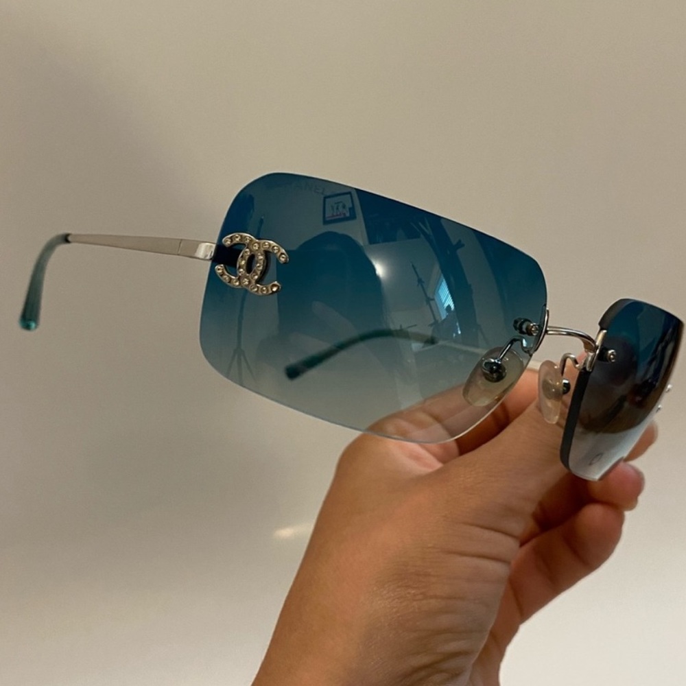 CHANEL RIMLESS SUNGLASSES - Picture 2 of 4